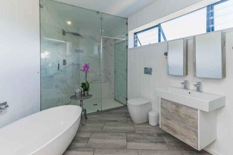 7 Bedroom Property for Sale in San Michel Western Cape